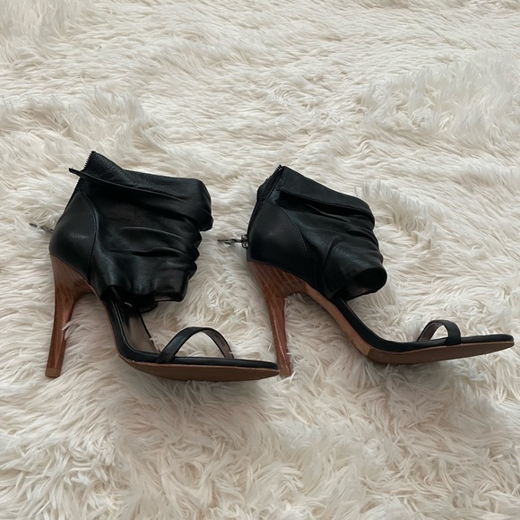 Stunning BCBGMaxAzria heeled booties - Picture 4 of 13